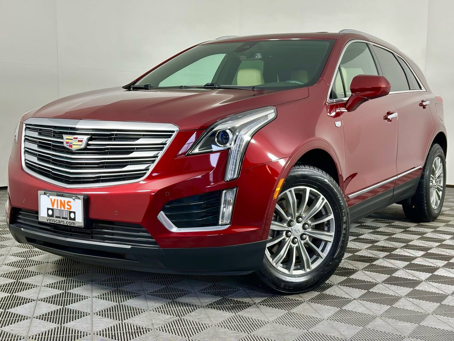 Used 2017 Cadillac XT5 Luxury w/ Driver Awareness Package image 37