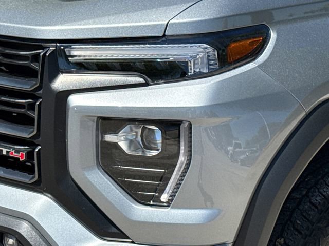 Used 2024 GMC Canyon AT4 w/ Technology Package AWD/4WD image 4