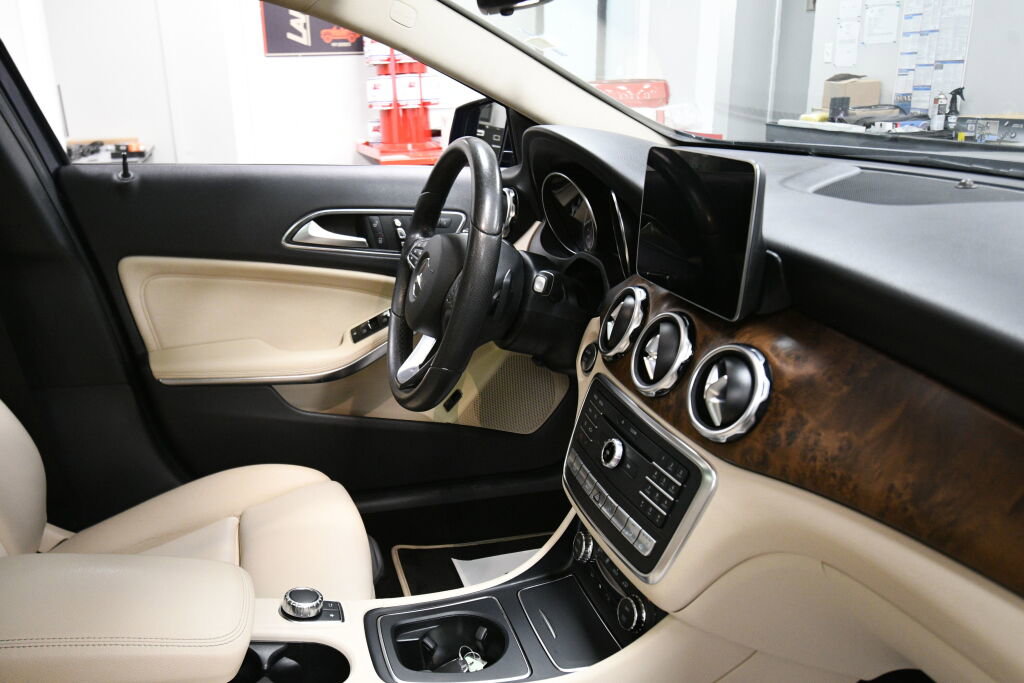 Used 2018 Mercedes-Benz GLA 250 4MATIC image 34