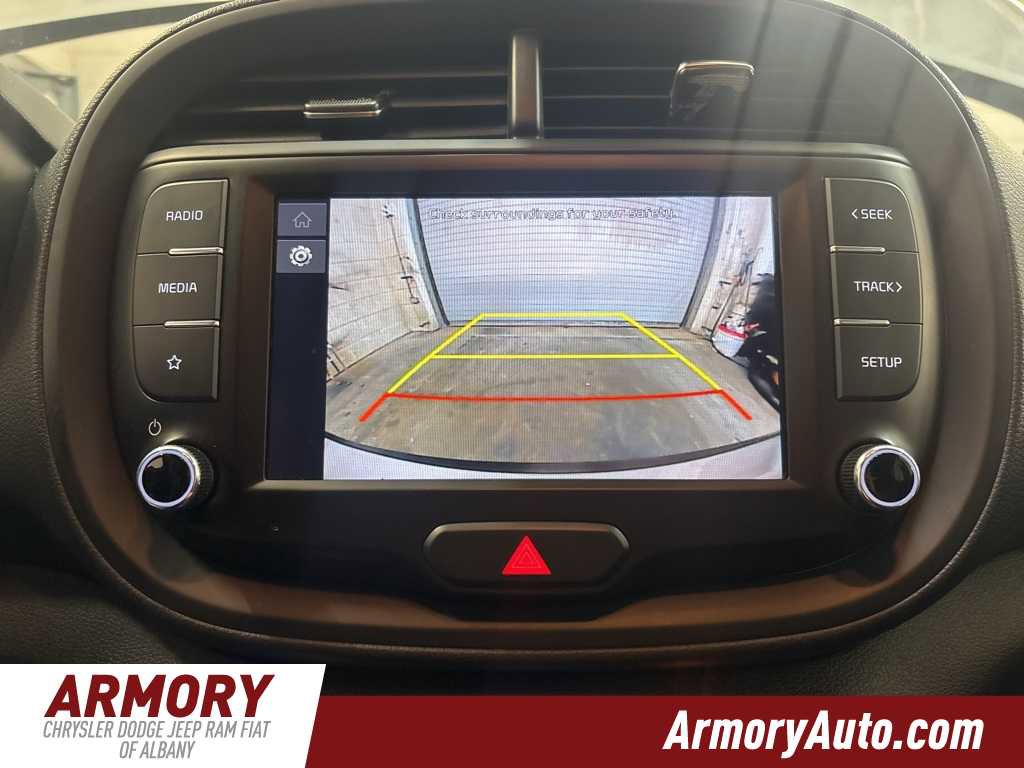Used 2023 Kia Soul LX w/ LX Technology Package image 16