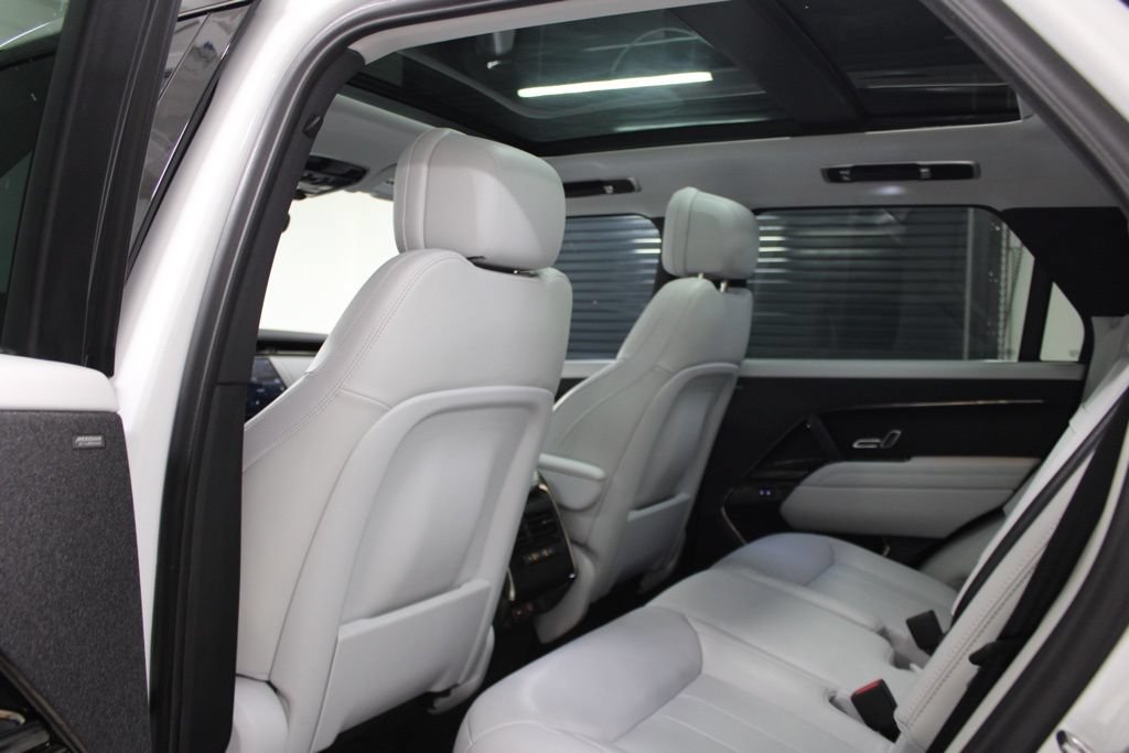 Used 2024 Land Rover Range Rover Sport SE AWD/4WD image 39