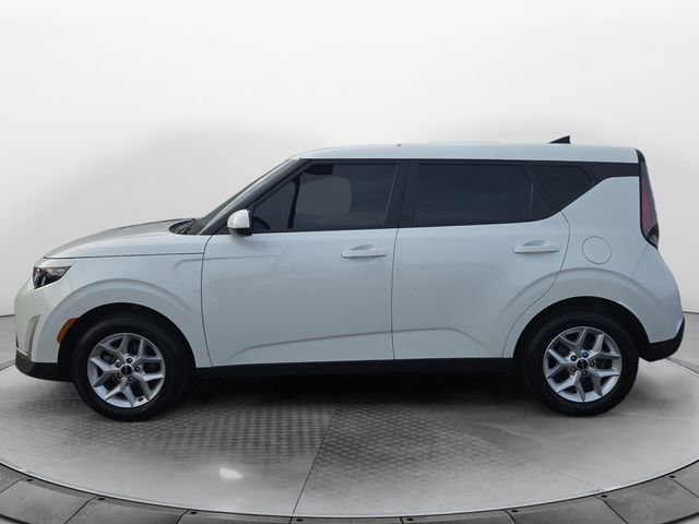 Used 2025 Kia Soul LX w/ LX Technology Package image 2