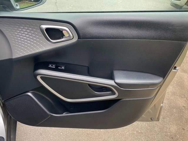 Used 2024 Kia Soul LX w/ Option Group 015 image 35