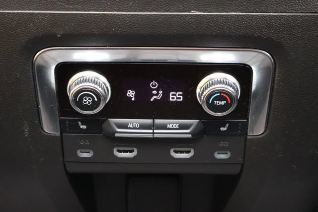 Used 2023 GMC Yukon Denali Ultimate AWD/4WD image 24