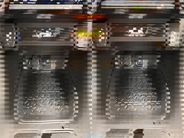 Used 2025 Toyota RAV4 XLE image 27