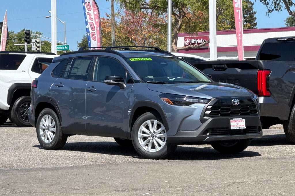 New 2026 Toyota Corolla Cross LE w/ Moonroof Package AWD/4WD image 2