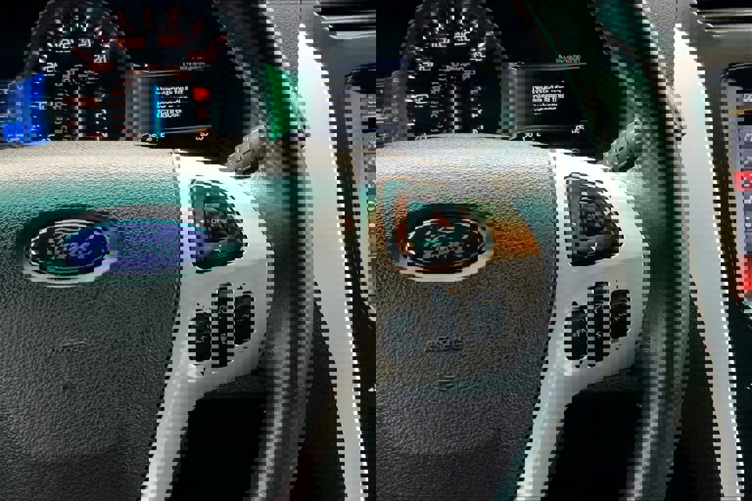 Used 2015 Ford Explorer XLT w/ Equipment Group 202B image 24