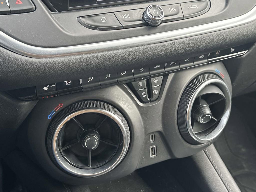 Used 2021 Chevrolet Blazer LT FWD image 25