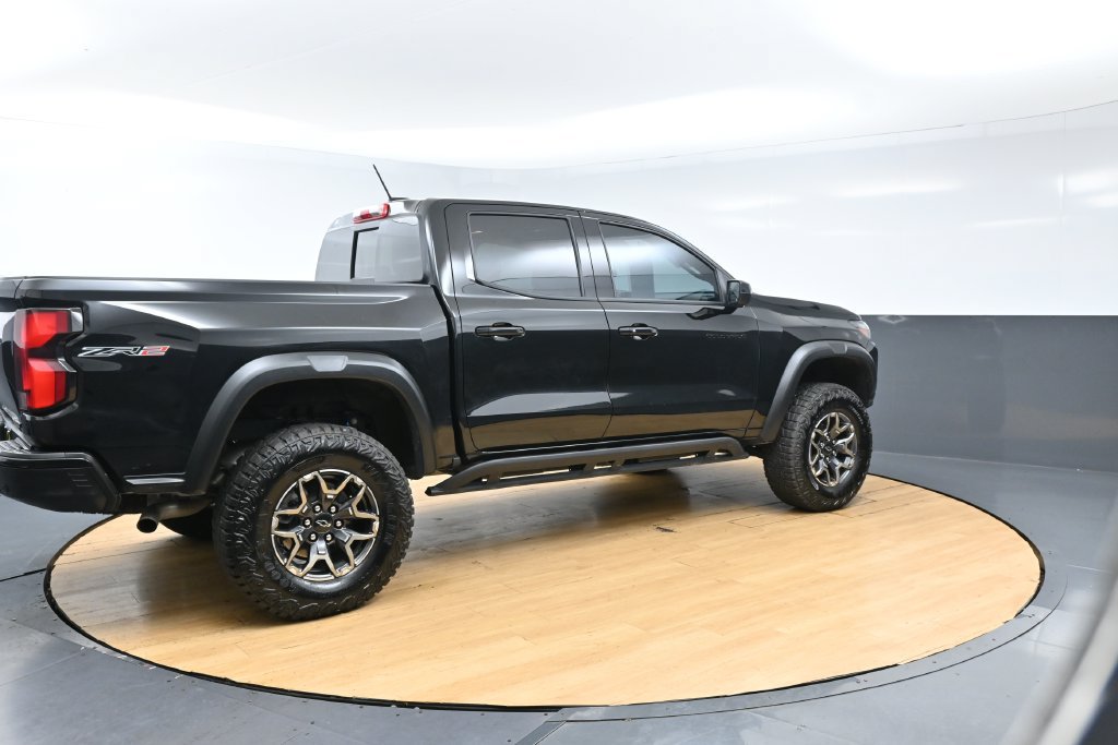 Used 2024 Chevrolet Colorado ZR2 w/ Technology Package AWD/4WD image 8