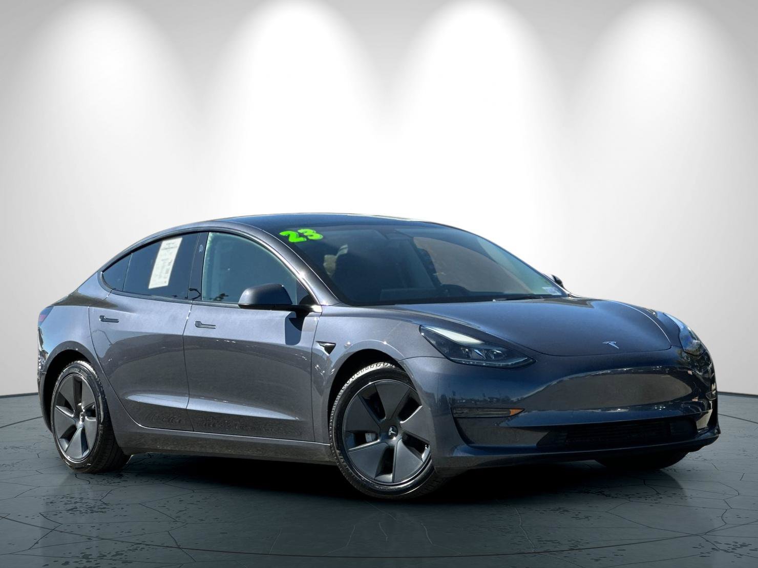 Used 2023 Tesla Model 3 Standard Range RWD image 2