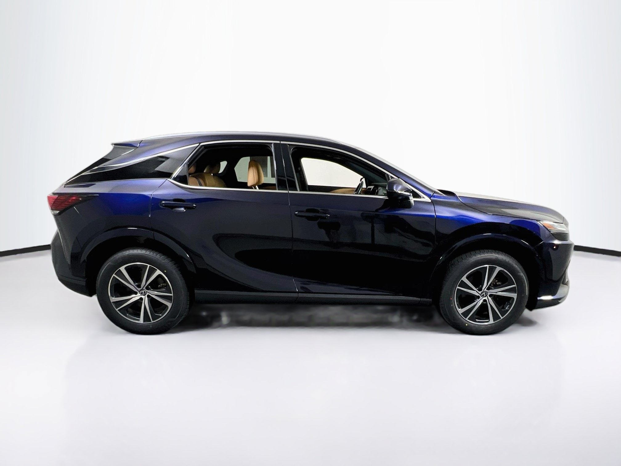 Used 2023 Lexus RX 350h w/ Accessory Package (Z1) AWD/4WD image 4