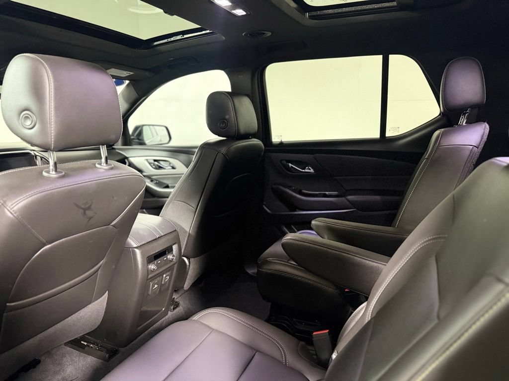 Used 2023 Chevrolet Traverse LT w/ LT Premium Package AWD/4WD image 20