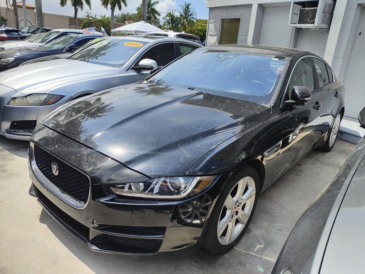 Used 2017 Jaguar XE Premium image 10