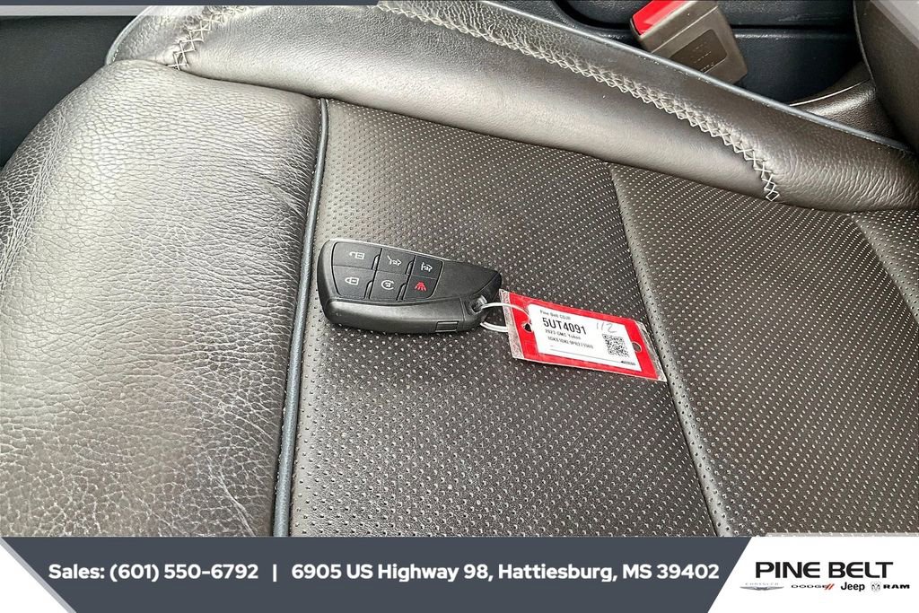 Used 2023 GMC Yukon Denali image 9