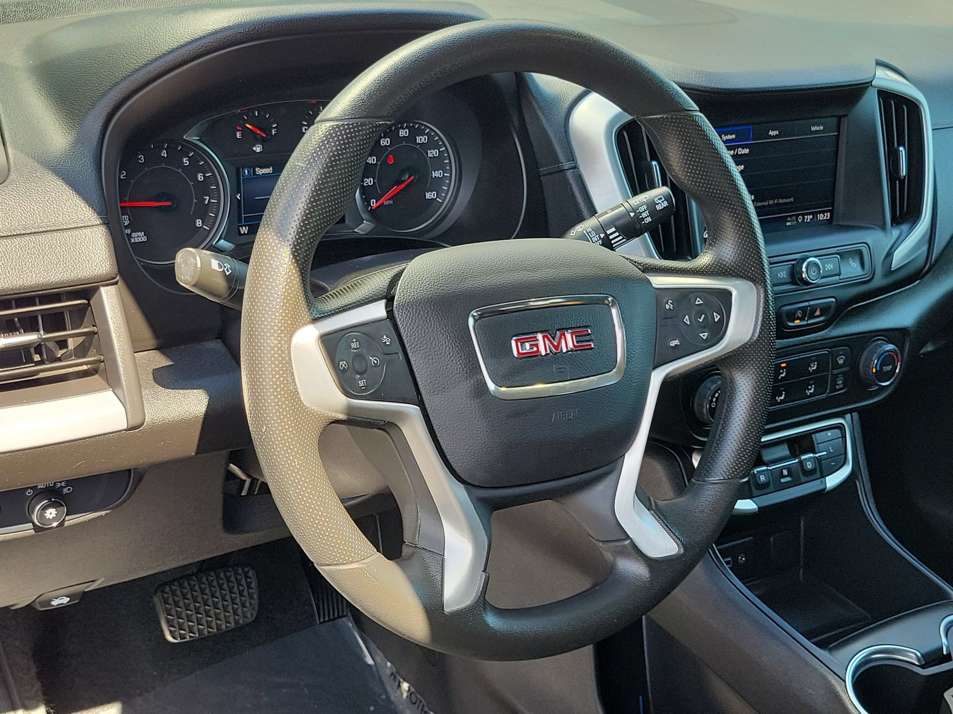 Used 2024 GMC Terrain SLE FWD image 8