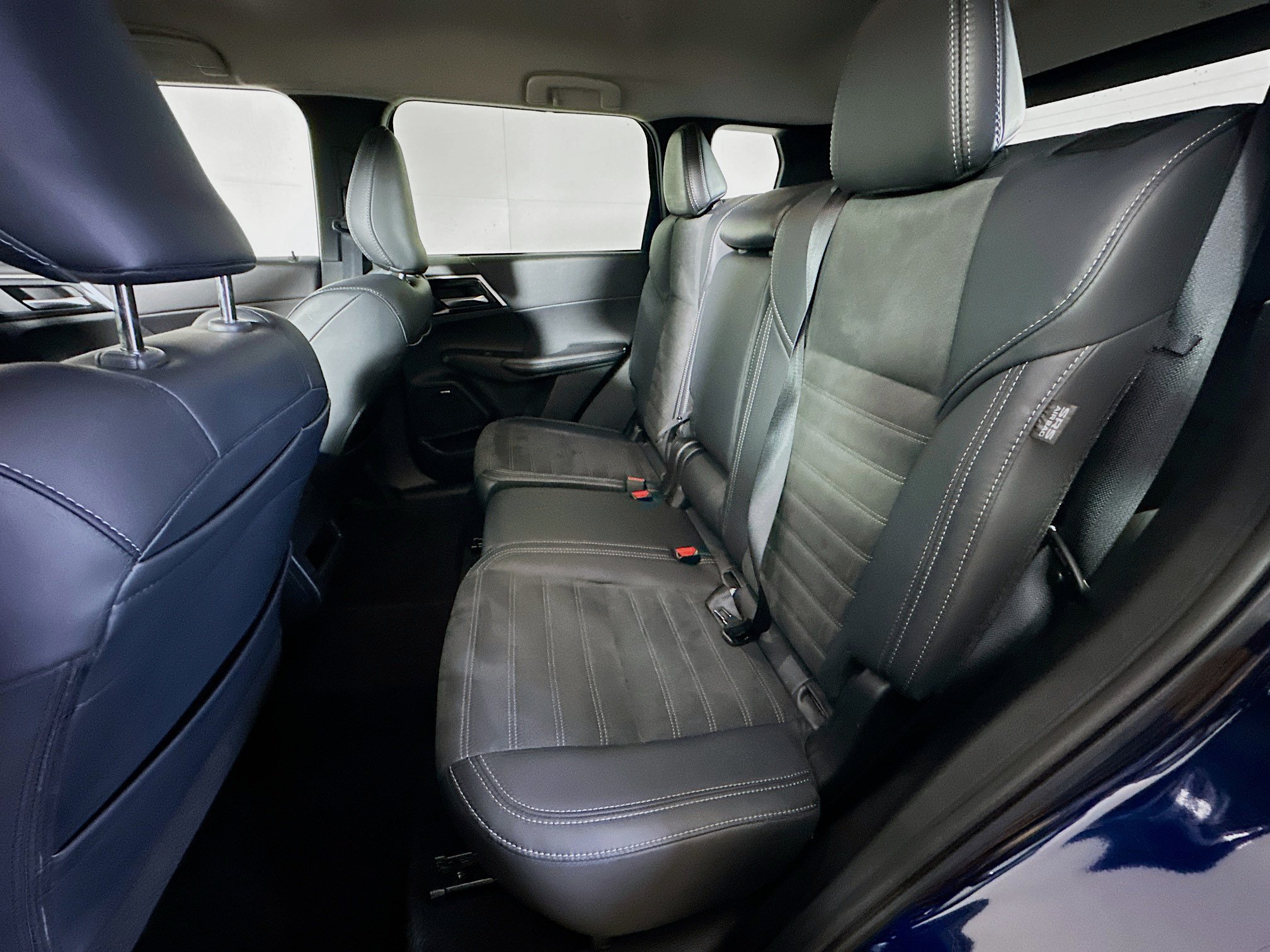Used 2025 Mitsubishi Outlander SE AWD/4WD image 27