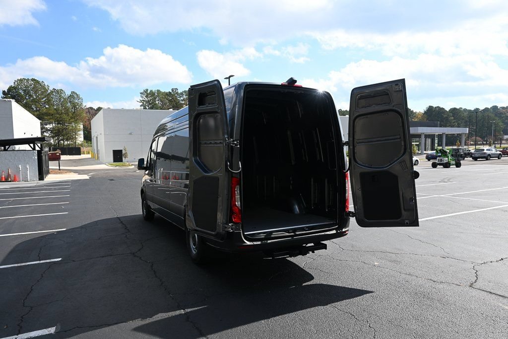 Used 2026 Mercedes-Benz Sprinter 2500 image 28