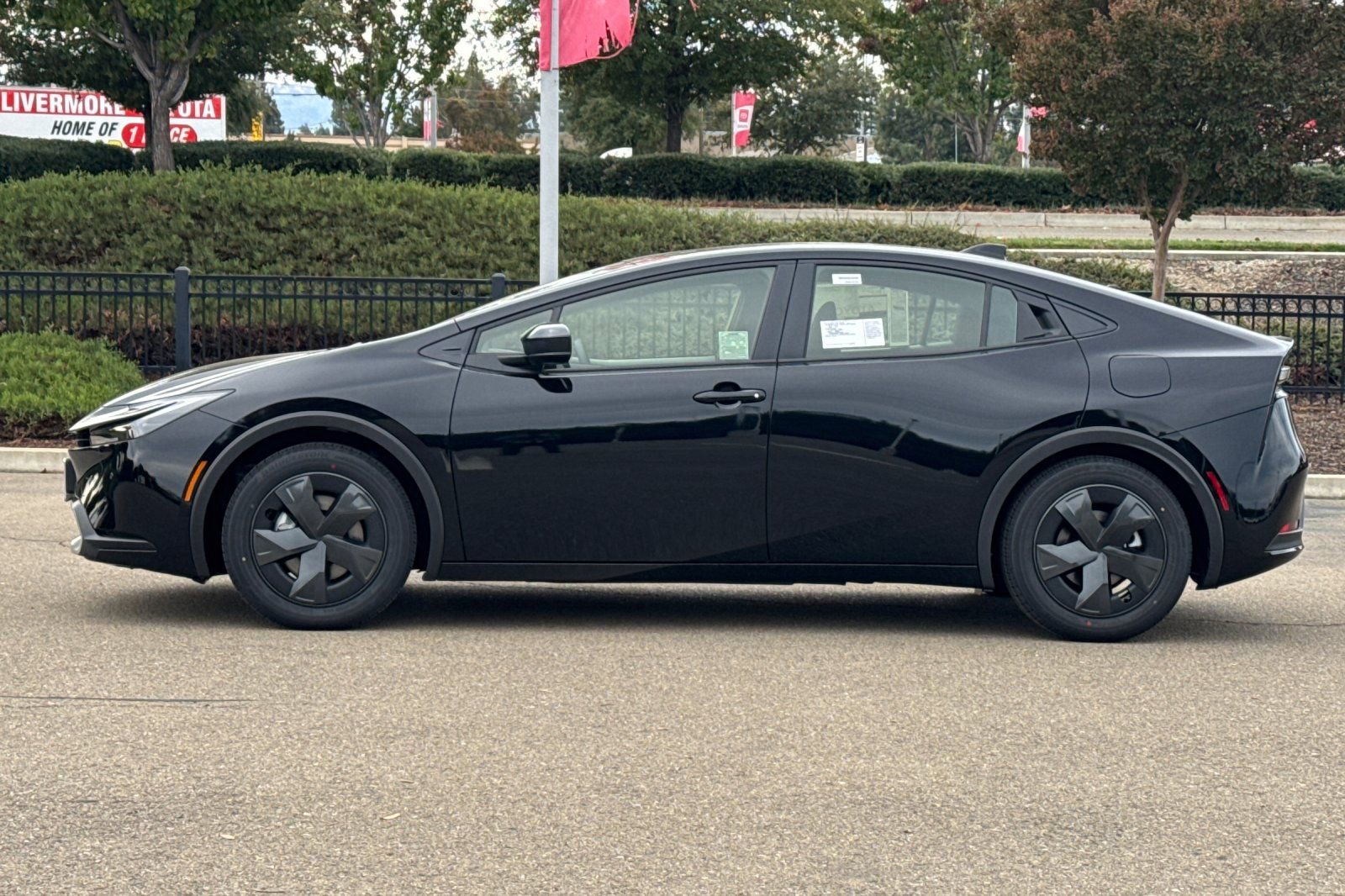 New 2026 Toyota Prius Plug-In Hybrid FWD image 9