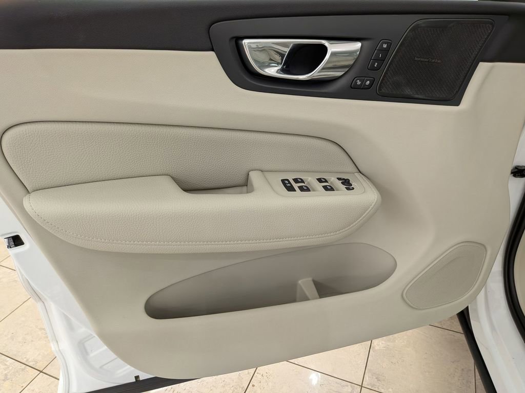 Used 2019 Volvo XC60 T6 Inscription w/ Protection Package Premier image 15