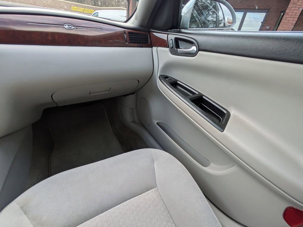 Used 2010 Chevrolet Impala LS image 16