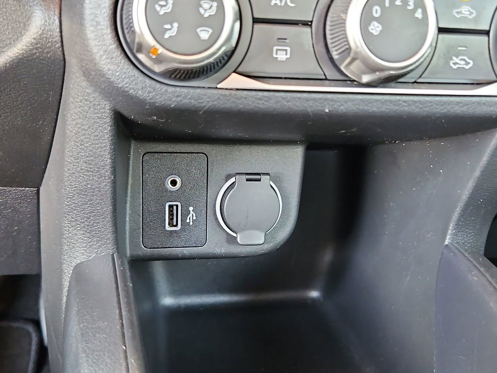 Used 2024 Nissan Kicks S image 17