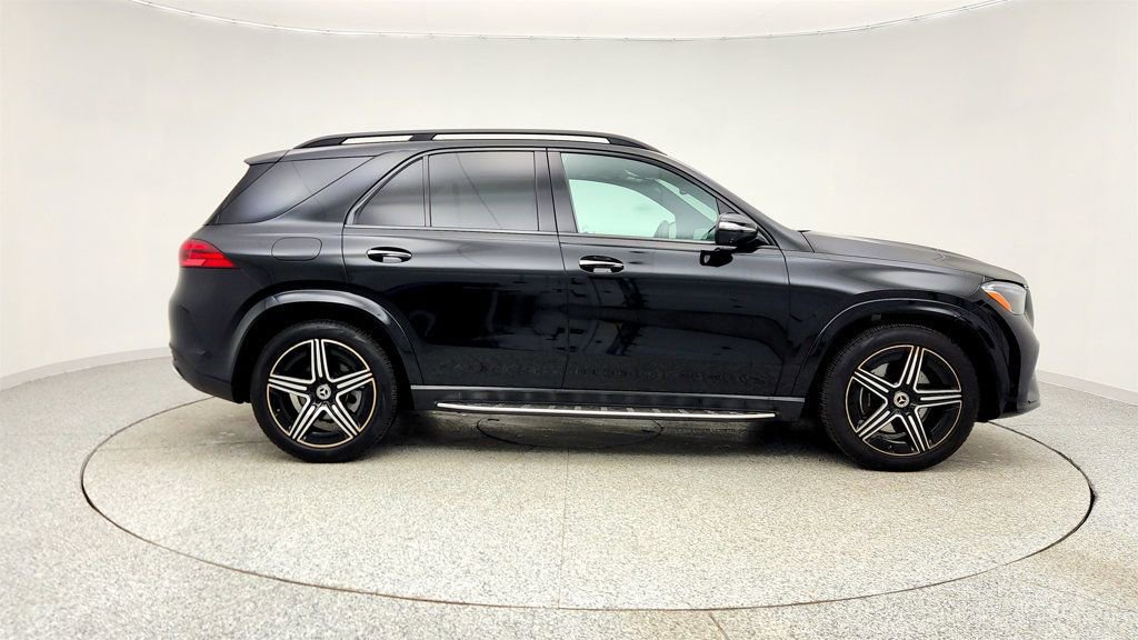 Used 2024 Mercedes-Benz GLE 450 4MATIC w/ AMG Line Exterior image 4