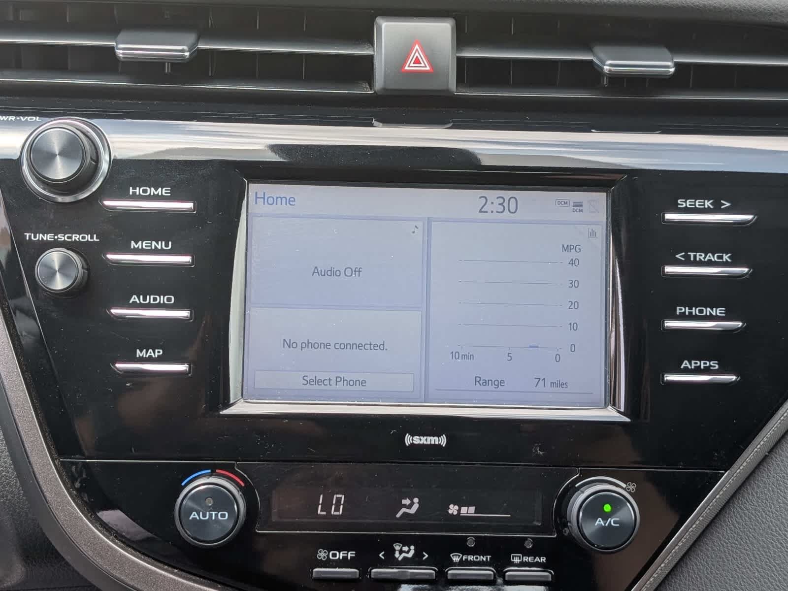 Used 2020 Toyota Camry SE FWD image 25