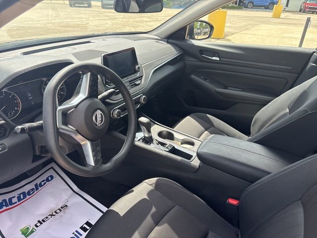 Used 2025 Nissan Altima 2.5 SV image 6
