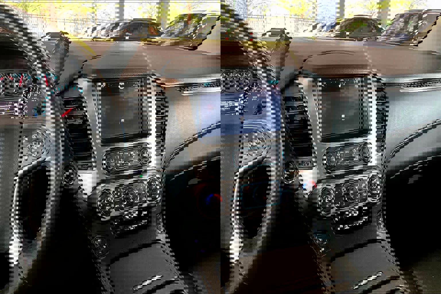 Used 2015 Chevrolet Tahoe LTZ RWD image 6