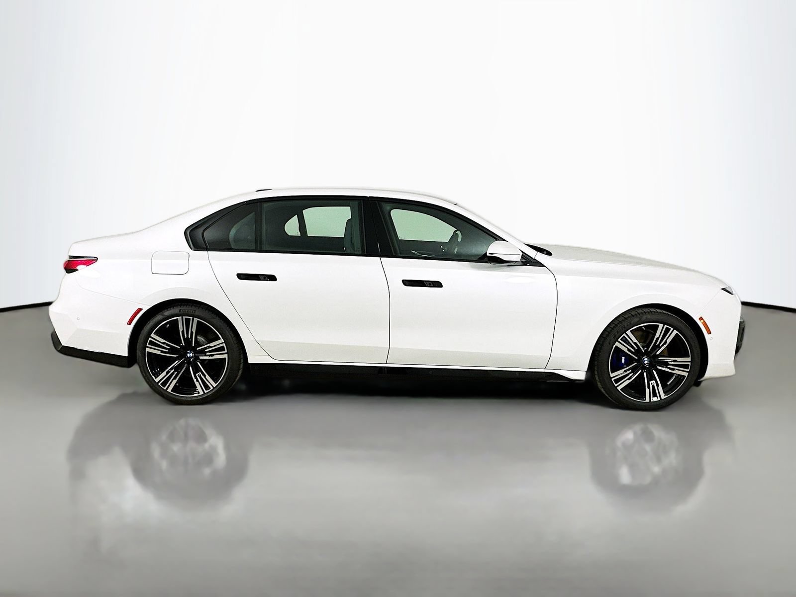 New 2026 BMW 760i xDrive w/ Executive Package AWD/4WD image 4