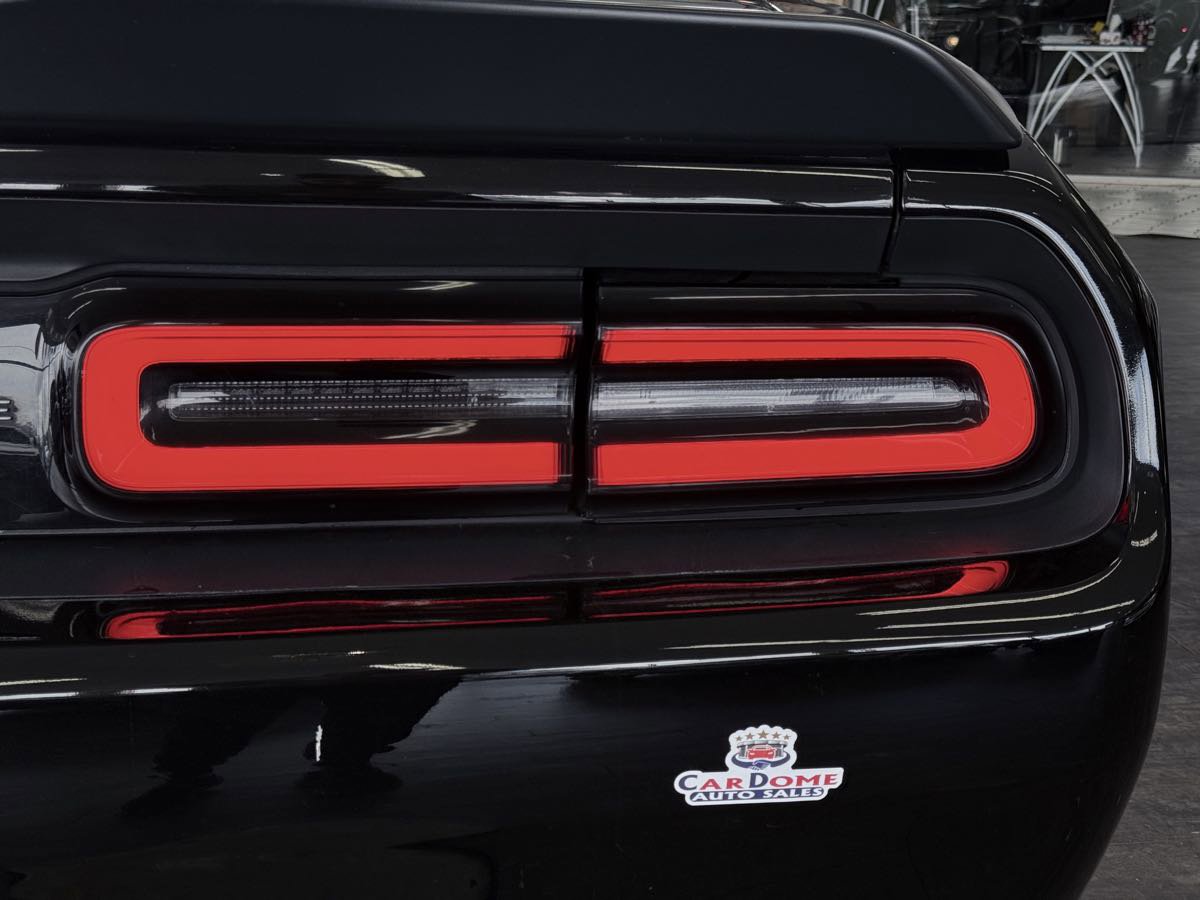 Used 2018 Dodge Challenger R/T Scat Pack w/ Leather Interior Group image 17