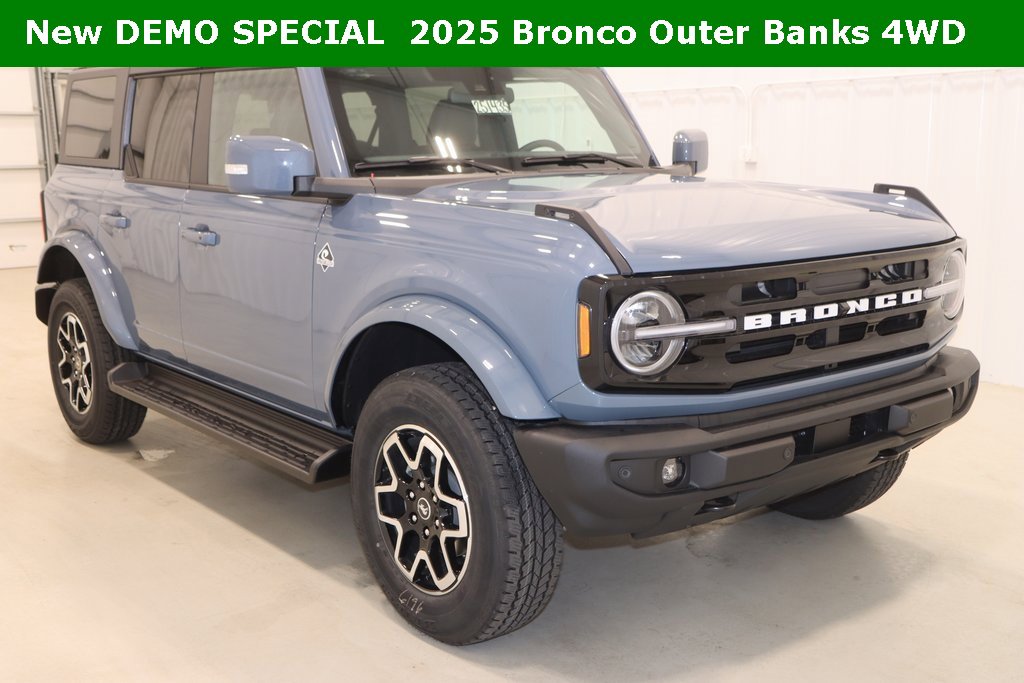 New 2025 Ford Bronco Outer Banks image 2