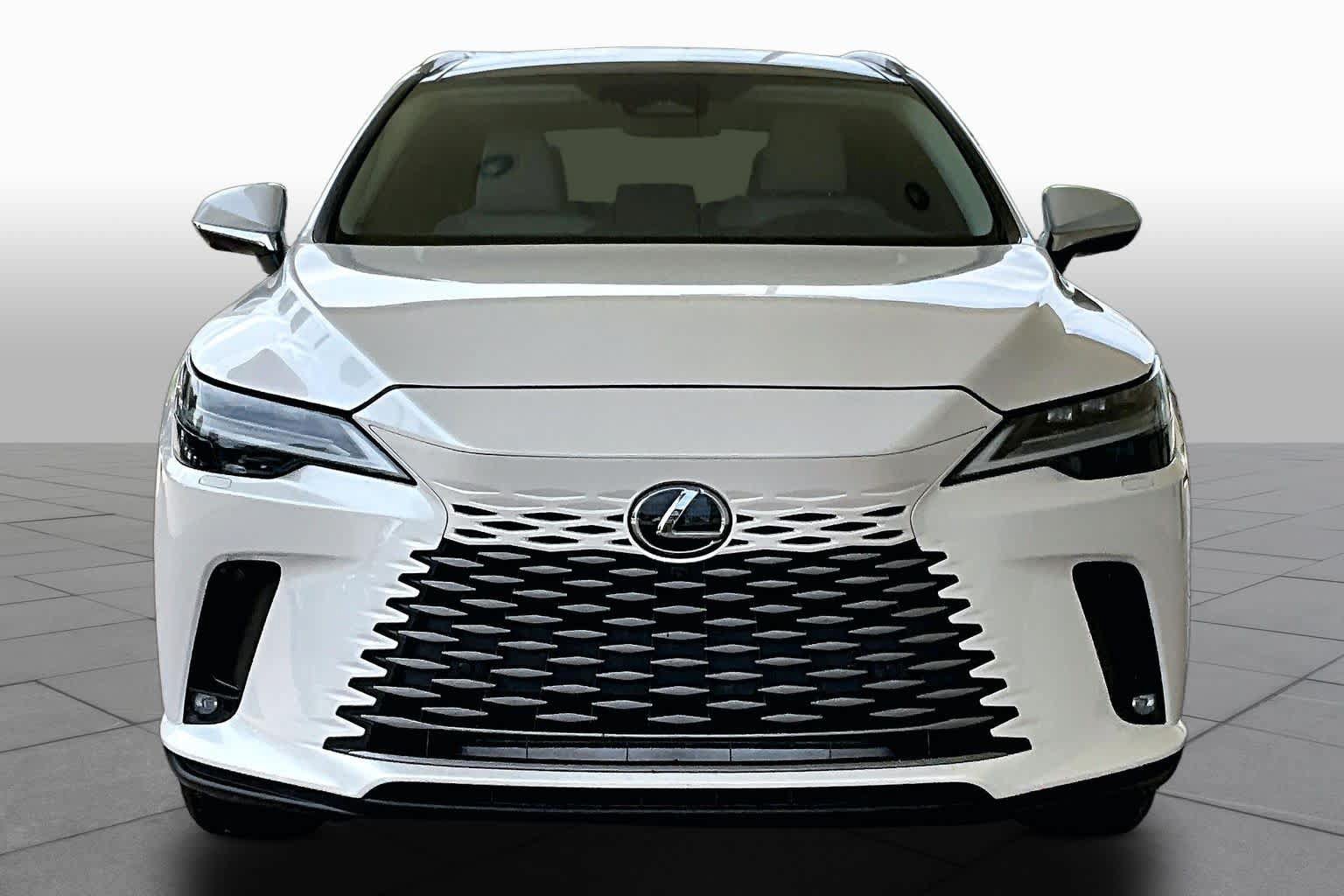Used 2024 Lexus RX 350 FWD w/ Convenience Package image 4