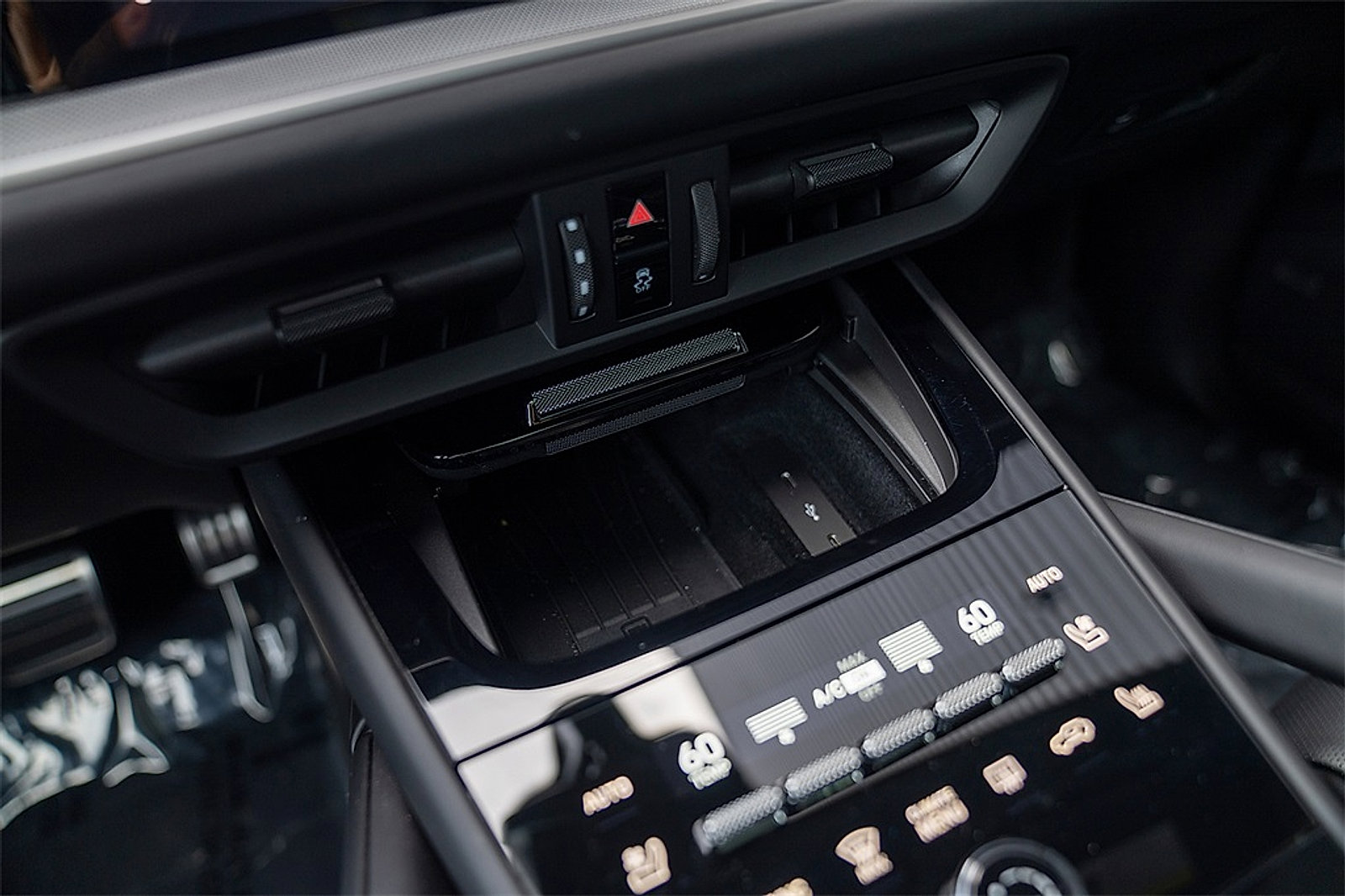 Used 2025 Porsche Cayenne S image 15