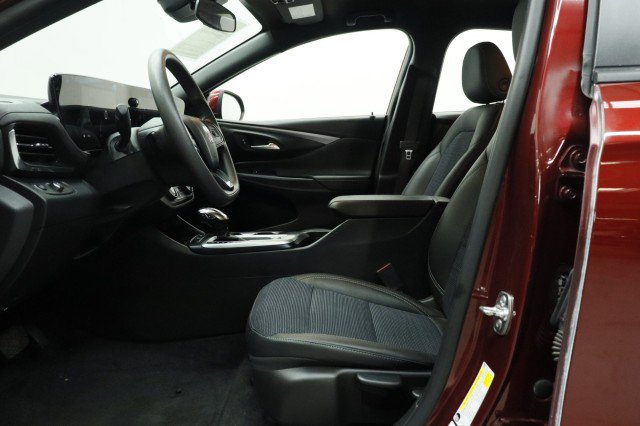 Used 2025 Buick Envista Preferred w/ Convenience II Package FWD image 7
