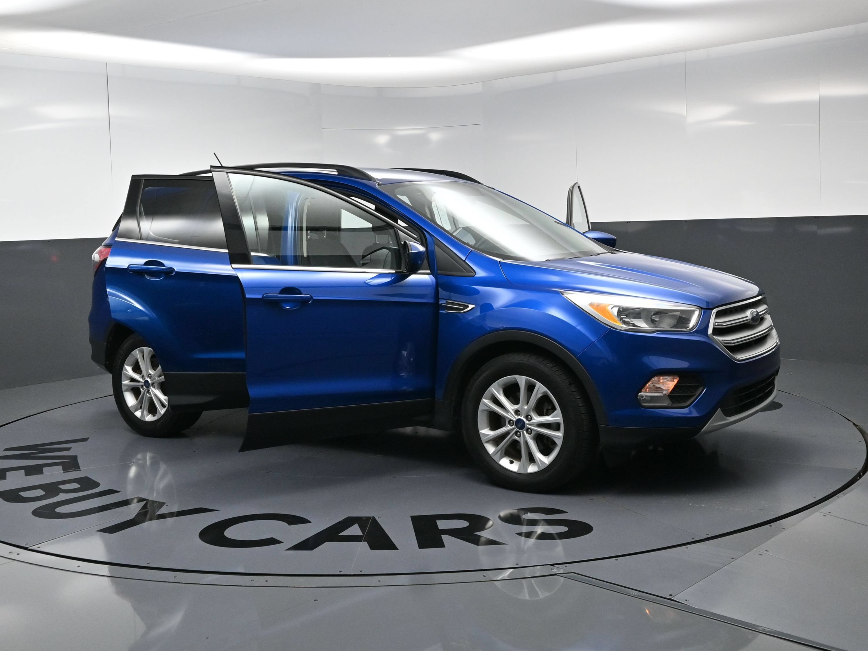 Used 2018 Ford Escape SE w/ SE Sync 3 Package FWD image 24