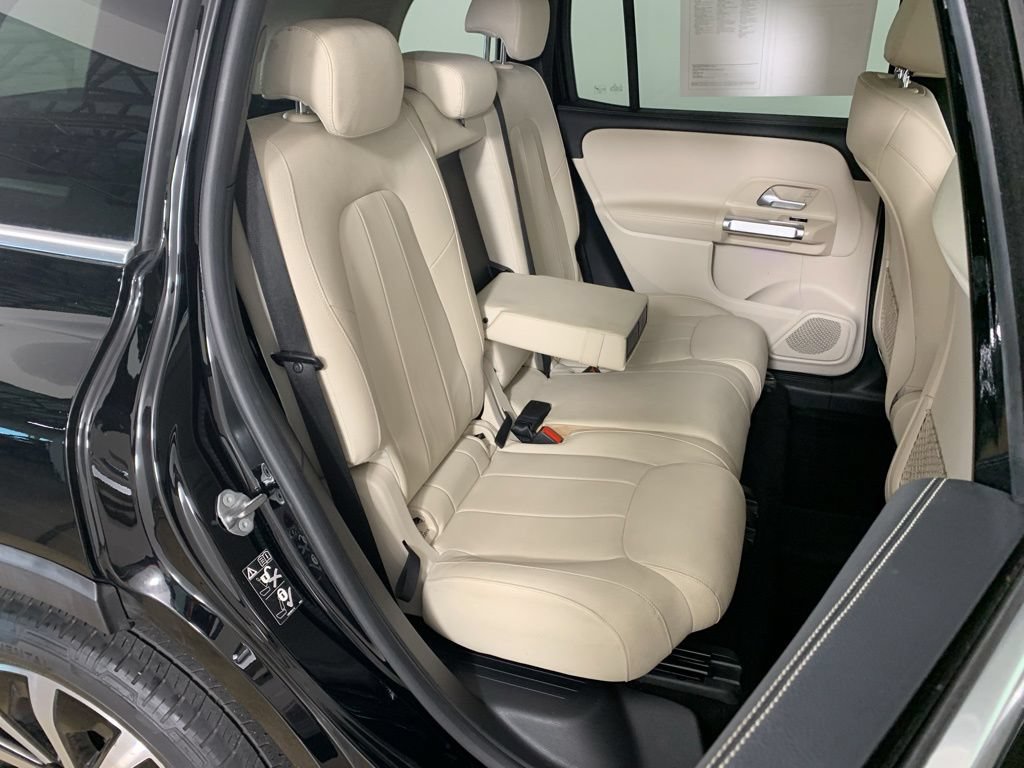Used 2022 Mercedes-Benz GLB 250 4MATIC w/ Premium Package Lite image 35