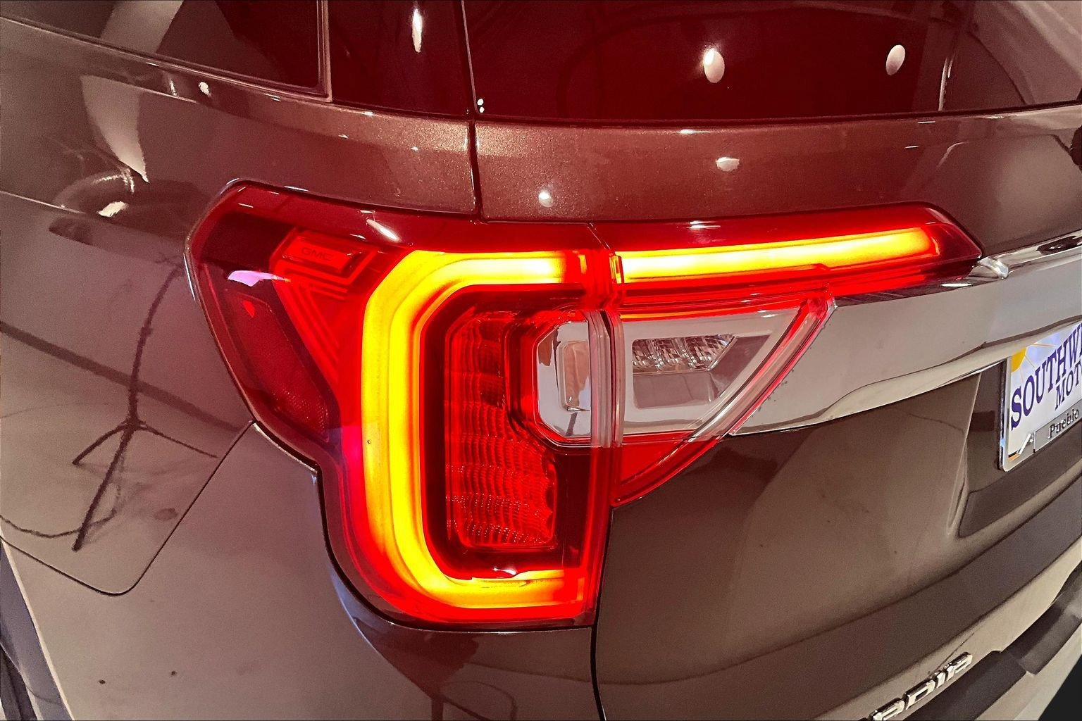 Used 2020 GMC Acadia SLE AWD/4WD image 23
