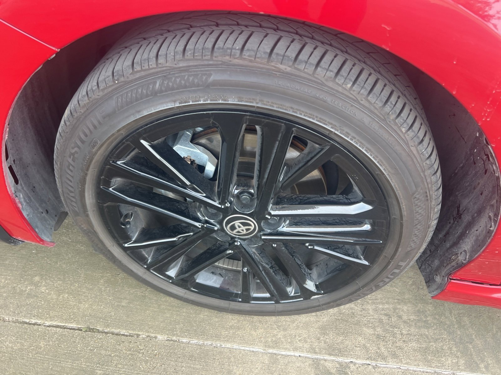 Used 2025 Toyota Camry SE image 3