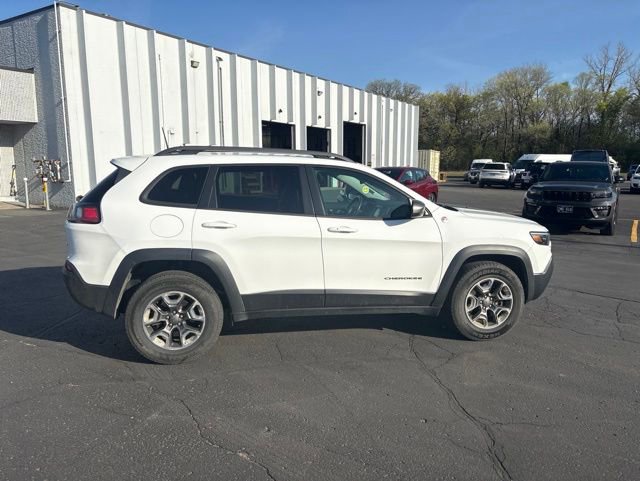 Used 2019 Jeep Cherokee Trailhawk w/ Cold Weather Group AWD/4WD image 11