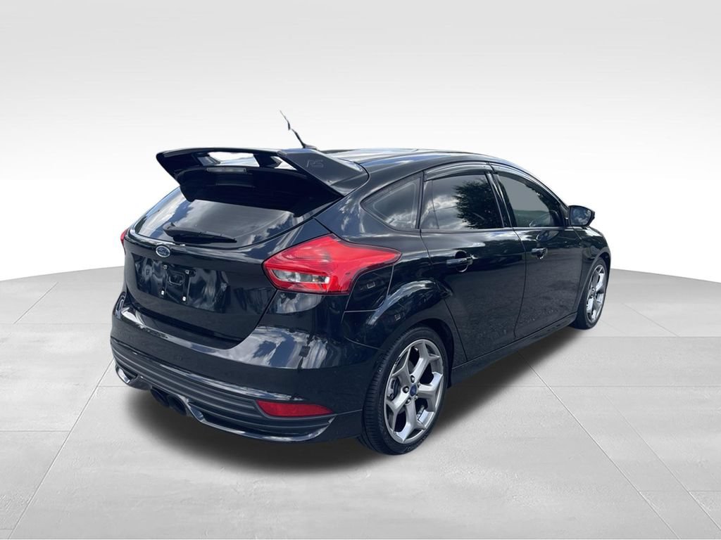 Used 2015 Ford Focus ST FWD image 4