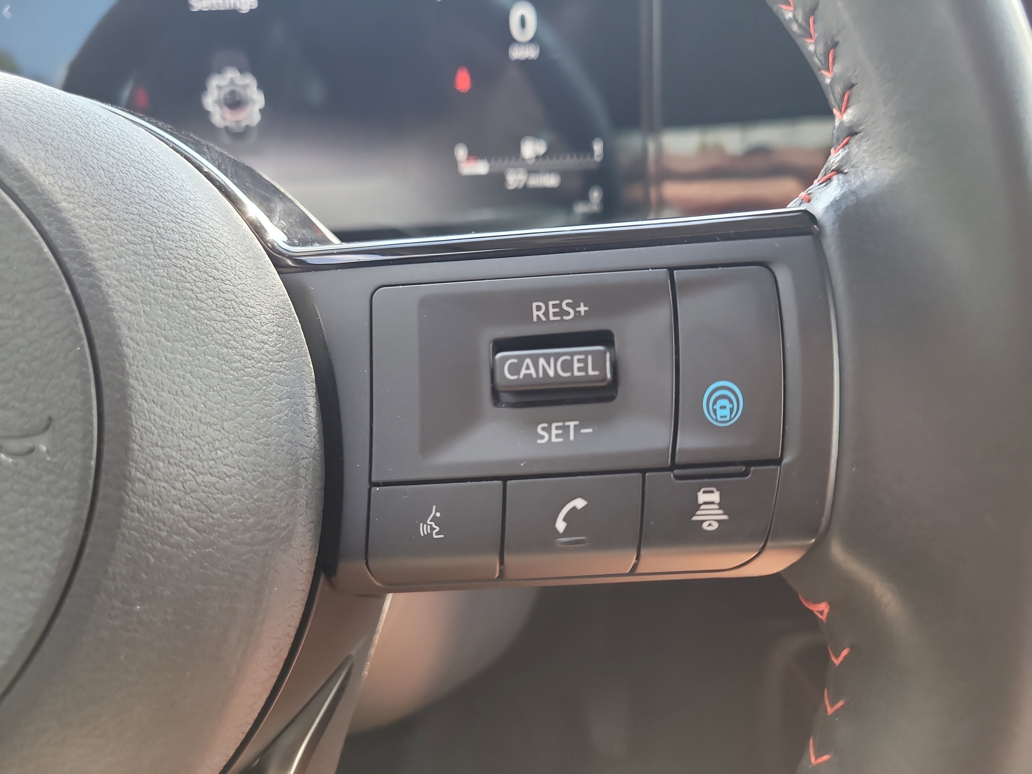 Used 2025 Nissan Kicks SR FWD image 30