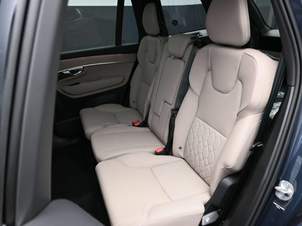New 2026 Volvo XC90 B6 Core AWD/4WD image 9