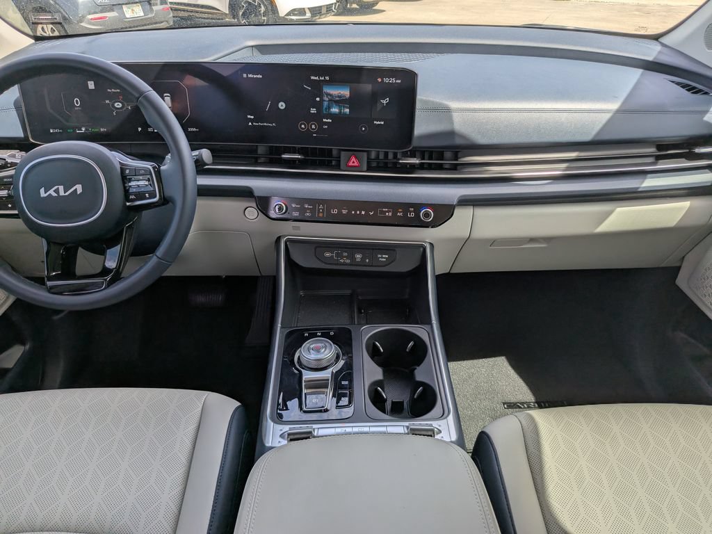 Certified 2026 Kia Carnival SX FWD image 18