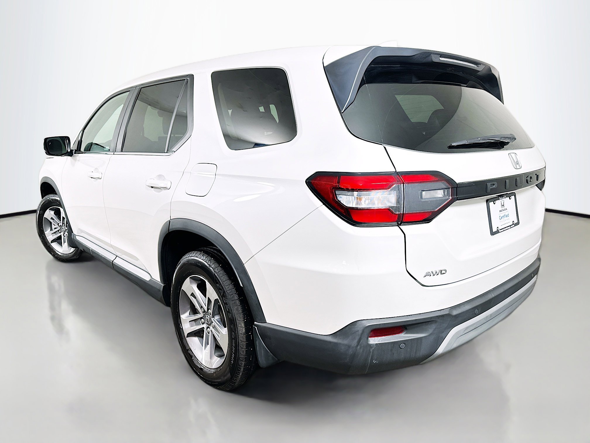 Certified 2025 Honda Pilot EX-L image 5