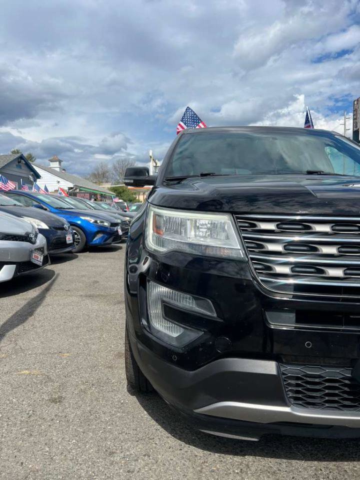 Used 2016 Ford Explorer XLT w/ Equipment Group 202A image 2