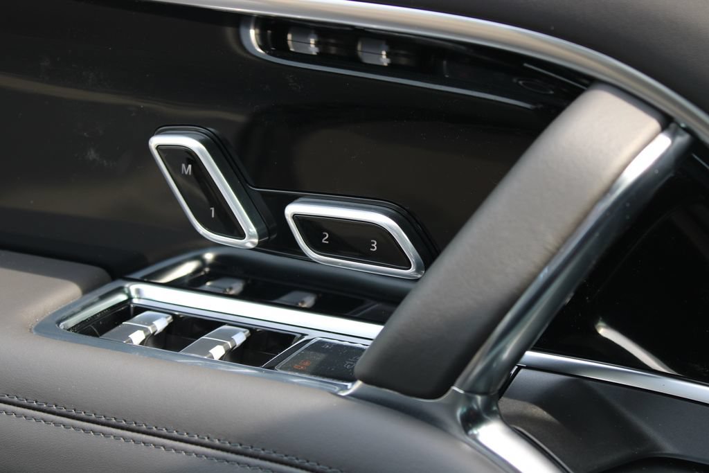 New 2026 Land Rover Range Rover SE AWD/4WD image 9