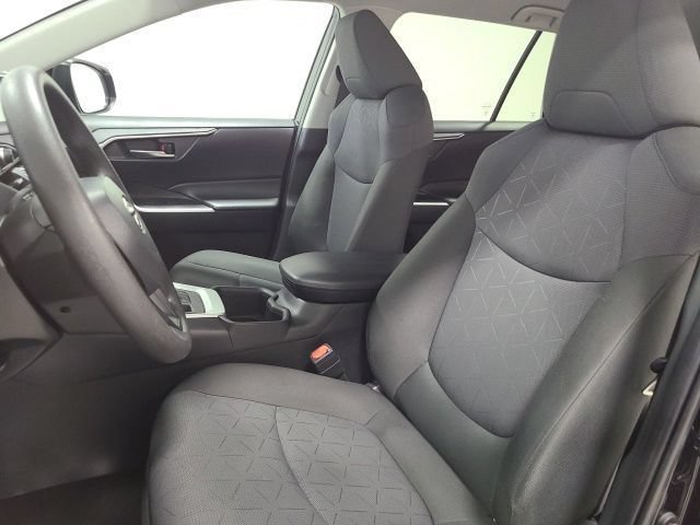 Used 2024 Toyota RAV4 XLE AWD/4WD image 19