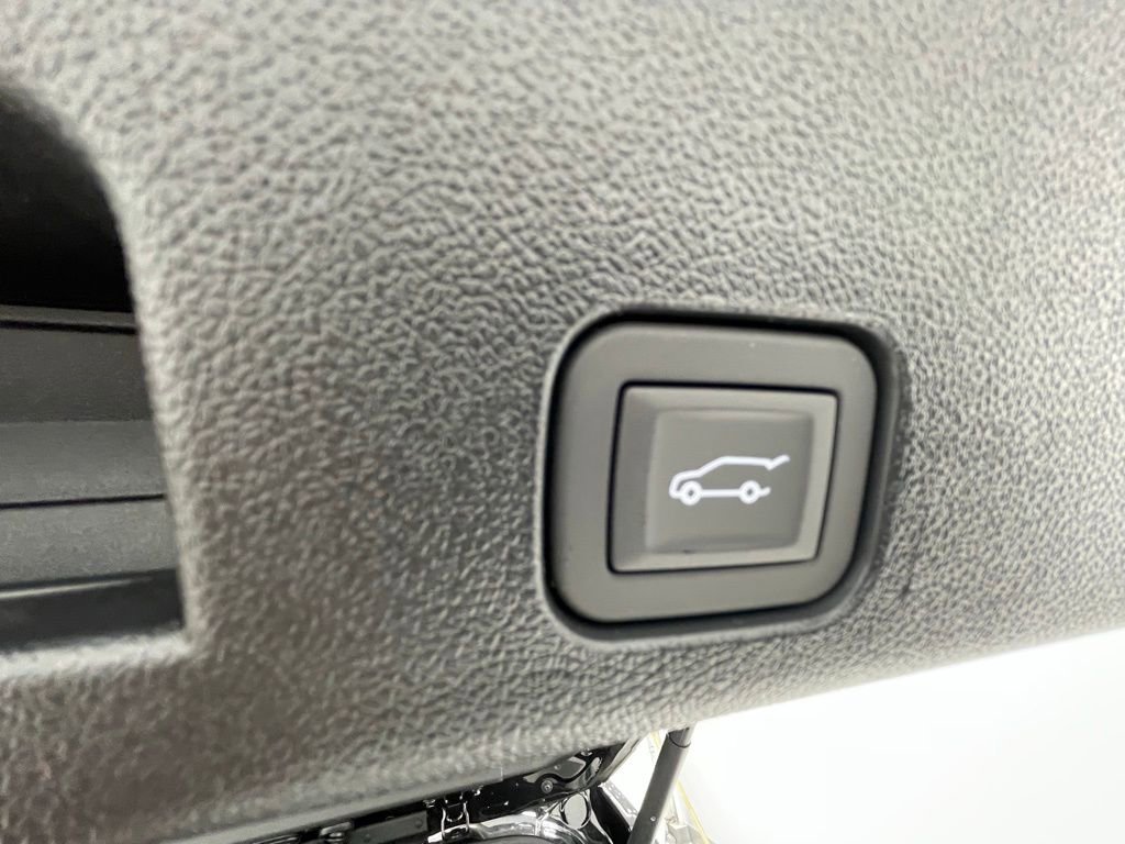 New 2026 Chevrolet Traverse Z71 image 8