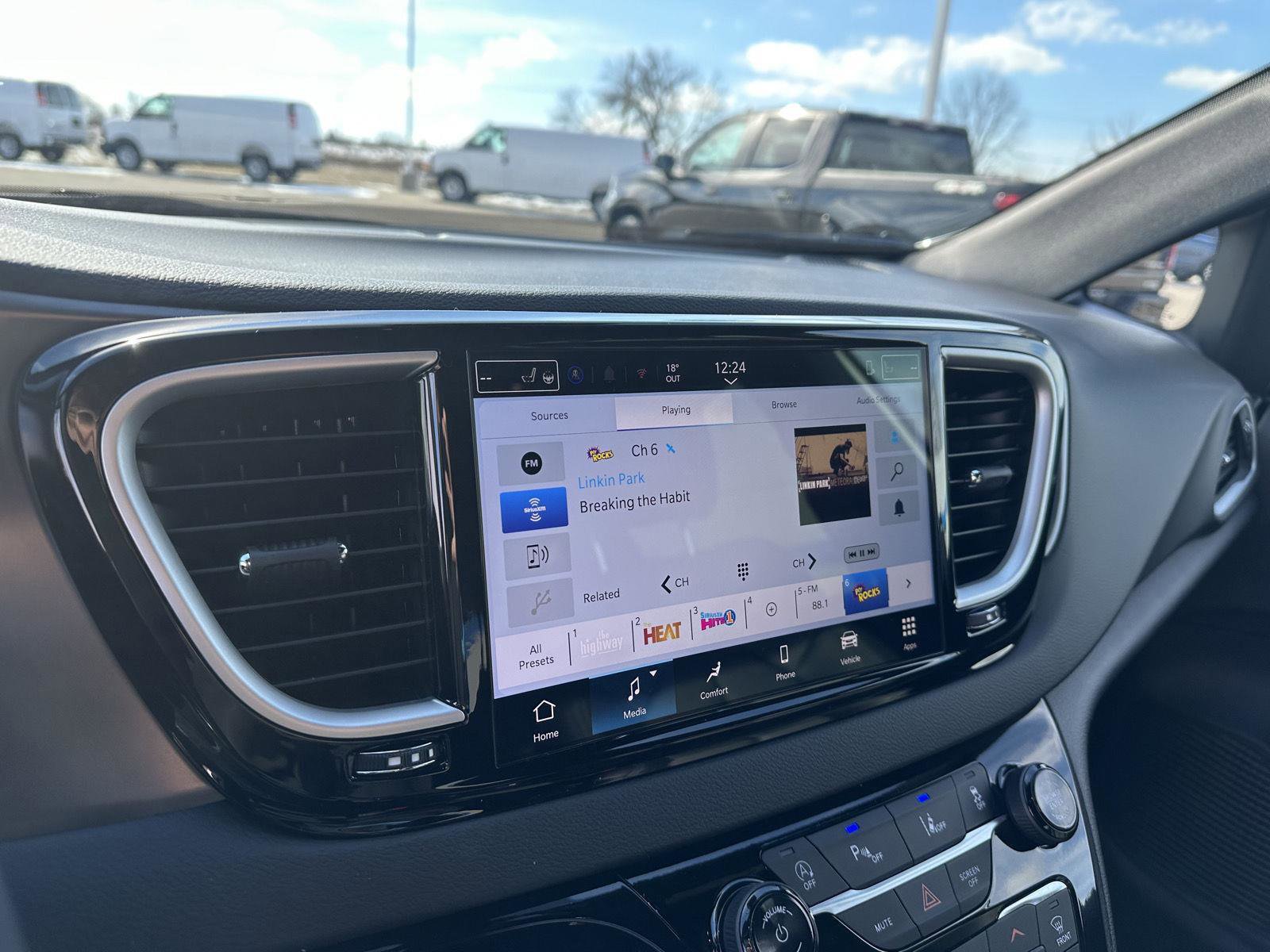 Used 2026 Chrysler Voyager LX image 29